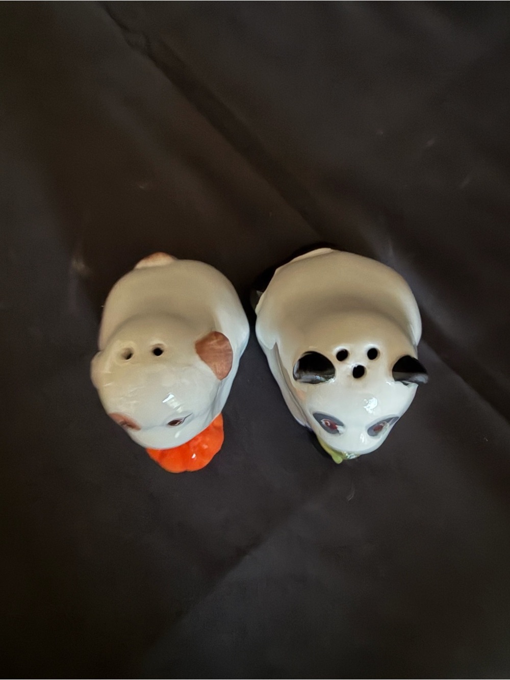 Salt & Pepper Shakers. Ceramic Cat & Dog Dressed as Ghosts. NWT. - Picture 4 of 8